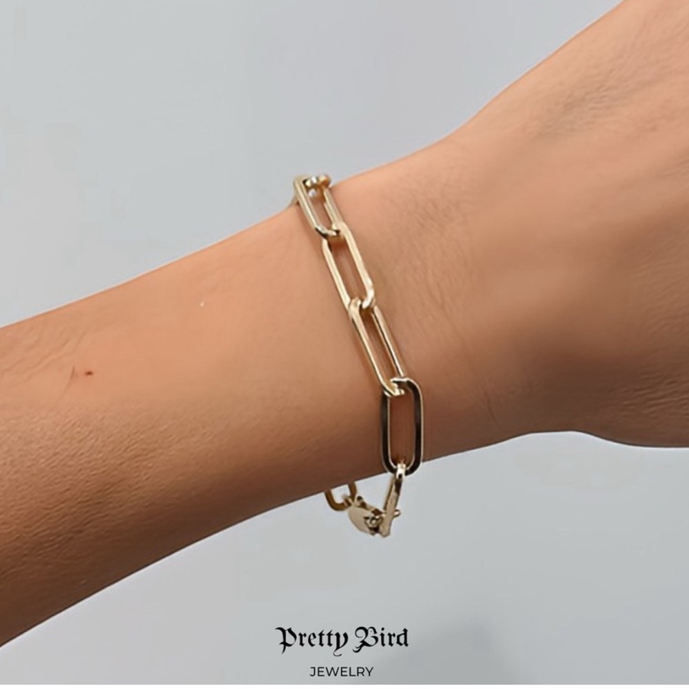 Medium 7” 18k Yellow Gold Plated Paperclip Bracelet